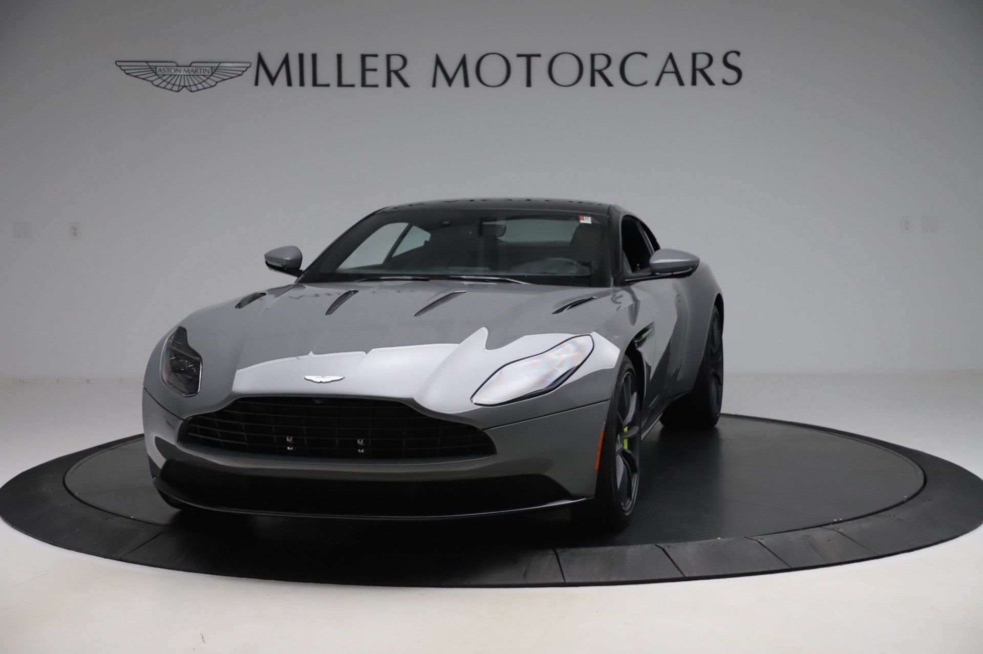 Used 2020 Aston Martin DB11 AMR RWD image 2