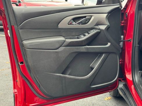 Used 2023 Chevrolet Traverse LT image 26