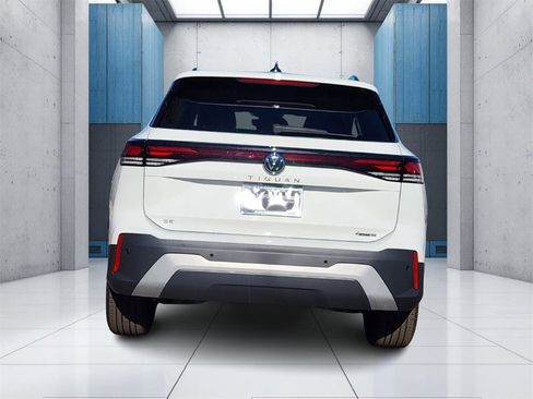 New 2026 Volkswagen Tiguan SE image 25