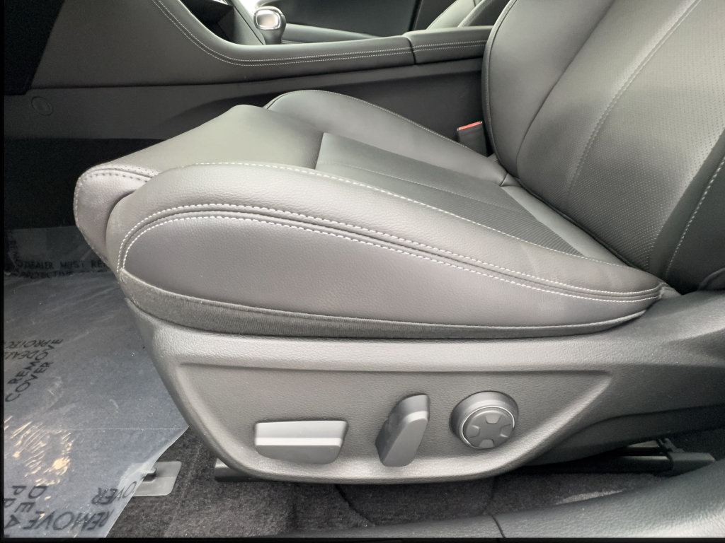 Used 2026 Genesis G70 2.5T RWD image 21