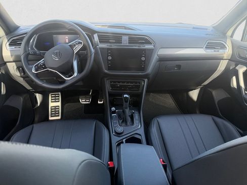 Certified 2023 Volkswagen Tiguan SE R-Line AWD/4WD image 11