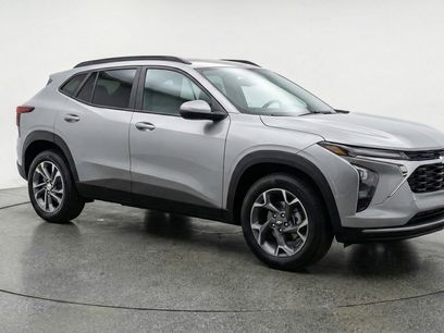 Used 2025 Chevrolet Trax LT