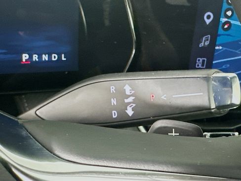 Used 2025 Chevrolet Equinox LT w/ Safety and Technology Package FWD image 25