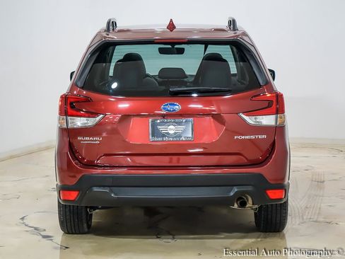 Used 2023 Subaru Forester Premium AWD/4WD image 7