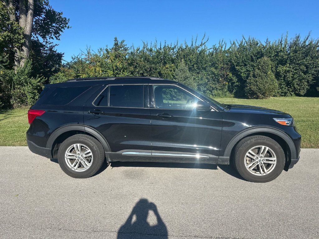 Used 2020 Ford Explorer XLT w/ Comfort Package AWD/4WD image 7