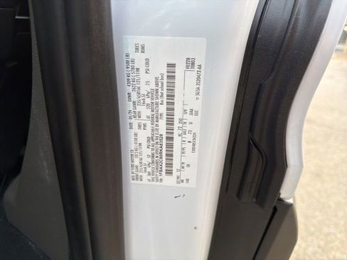 Used 2024 Ford Transit 350 XLT image 32