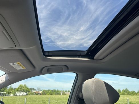 Used 2018 Honda Accord EX image 16
