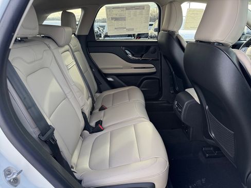 New 2026 Lincoln Corsair Premiere image 27