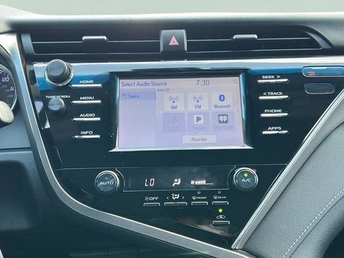 Used 2018 Toyota Camry SE w/ Moonroof Package image 26