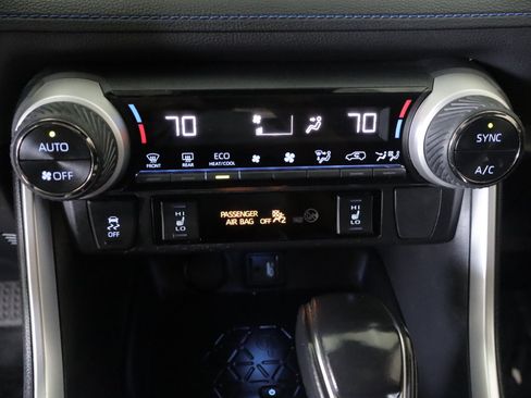 Used 2019 Toyota RAV4 XSE AWD/4WD image 18