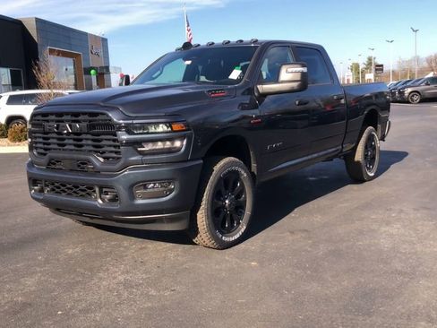 New 2026 RAM 2500 Big Horn AWD/4WD image 4