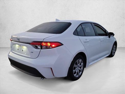 Used 2026 Toyota Corolla LE FWD image 5