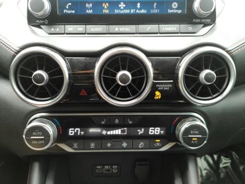 Used 2023 Nissan Sentra SR w/ SR Premium Package FWD image 42