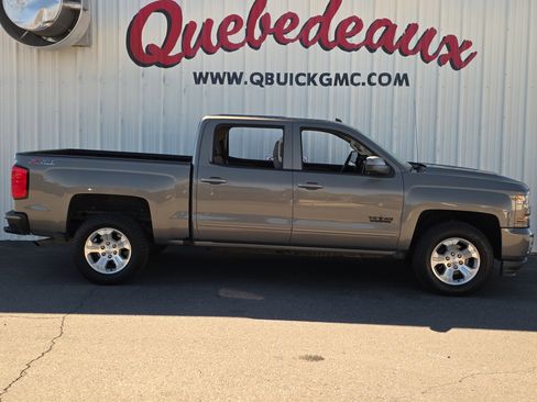 Used 2017 Chevrolet Silverado 1500 LT w/ Texas Edition image 6