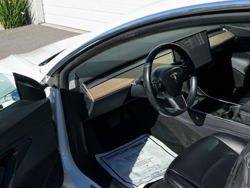 Used 2018 Tesla Model 3 Long Range RWD image 34