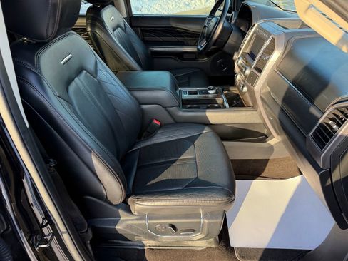 Used 2020 Ford Expedition Platinum image 29