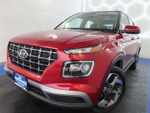 Used 2025 Hyundai Venue SEL FWD image 1