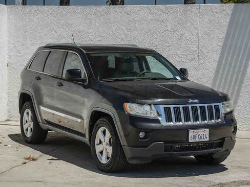 Used 2012 Jeep Grand Cherokee Laredo RWD image 3