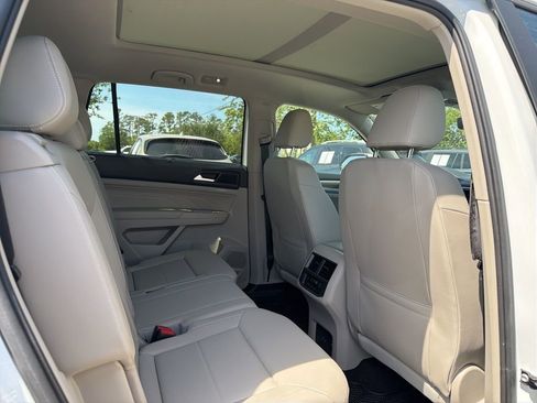 Used 2021 Volkswagen Atlas SEL AWD/4WD image 18