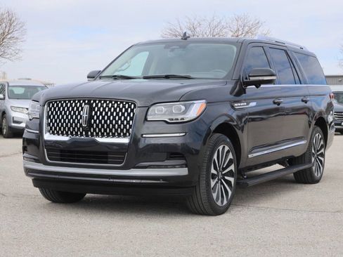 Used 2022 Lincoln Navigator L Reserve w/ Equipment Group 201A image 6