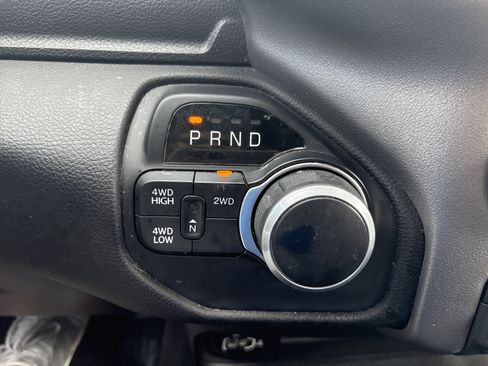 Used 2024 RAM 2500 Big Horn AWD/4WD image 32