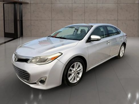 Used 2014 Toyota Avalon XLE FWD image 10