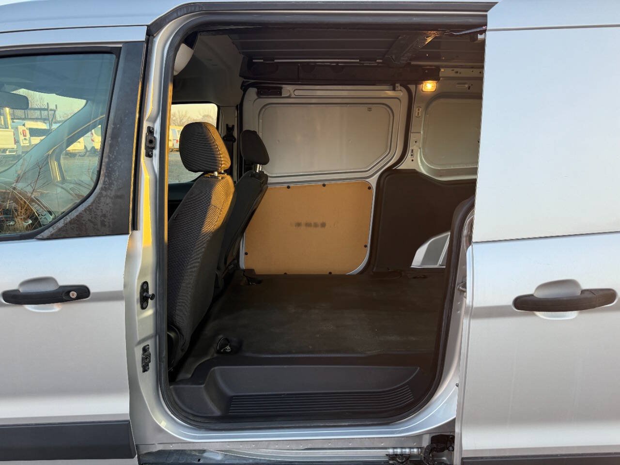 Used 2017 Ford Transit Connect XL FWD image 27