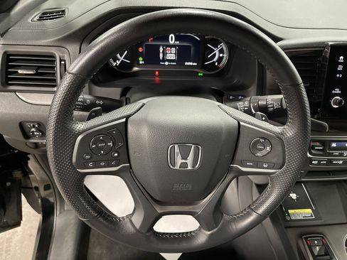 Used 2025 Honda Passport EX-L image 18