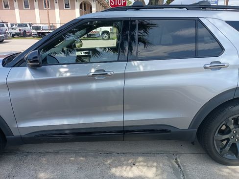 Used 2022 Ford Explorer ST w/ Equipment Group 401A AWD/4WD image 5
