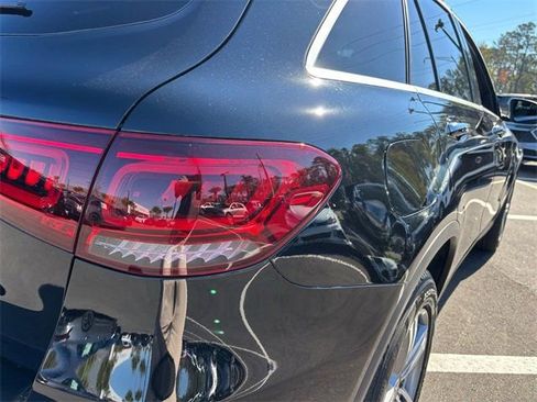 Used 2022 Mercedes-Benz GLC 300 w/ Premium Package Lite image 11