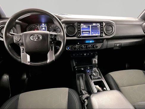 Used 2021 Toyota Tacoma TRD Off-Road w/ Technology Package AWD/4WD image 8