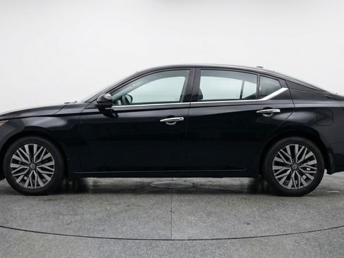 Used 2025 Nissan Altima 2.5 SV image 5