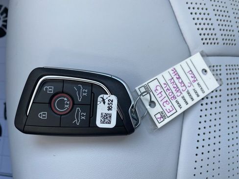 New 2026 Chevrolet Corvette Stingray Premium Cpe w/ Chrome Exterior Badge Package RWD image 20