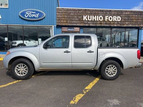 Used 2017 Nissan Frontier SV RWD image 2