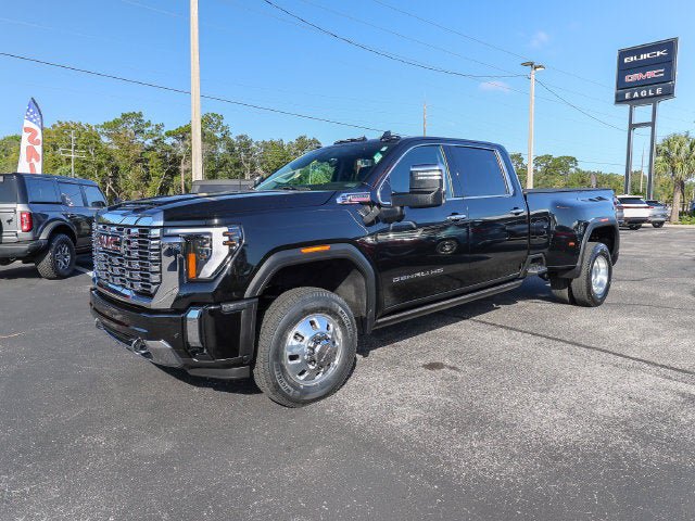 Used 2024 GMC Sierra 3500 Denali w/ Denali Reserve Package AWD/4WD image 4