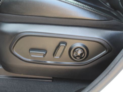 Used 2024 Jeep Grand Cherokee Limited image 31