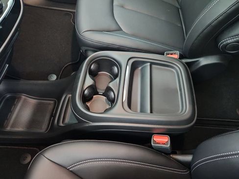 New 2027 Chrysler Pacifica LX FWD image 27