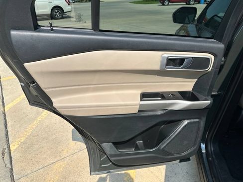 Used 2023 Ford Explorer XLT w/ Equipment Group 202A AWD/4WD image 24