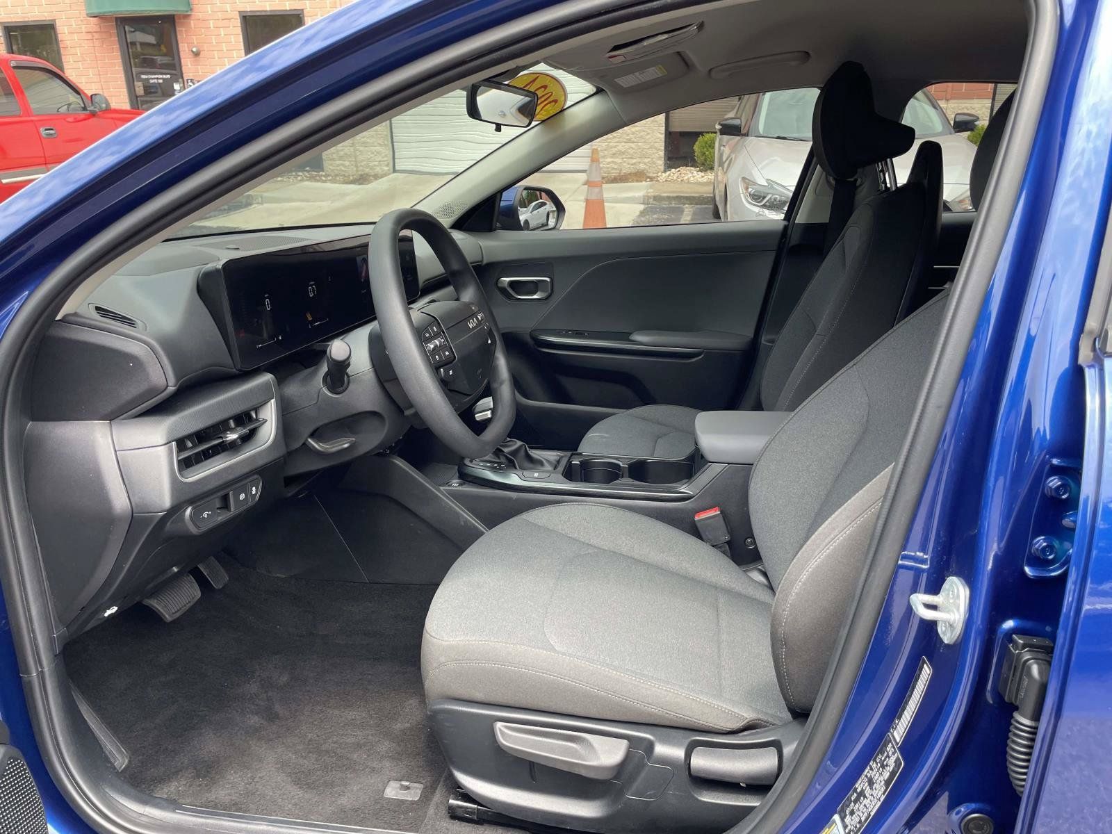 Used 2025 Kia K4 FWD image 4