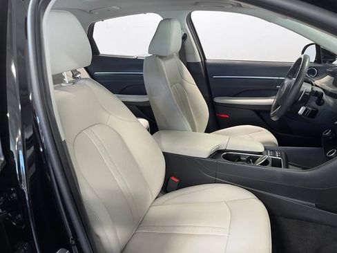 Used 2025 Hyundai Sonata Limited FWD image 10