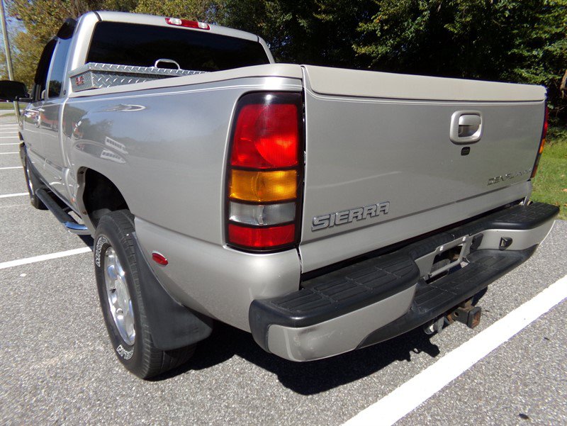 Used 2004 GMC Sierra 1500 Denali AWD/4WD image 8