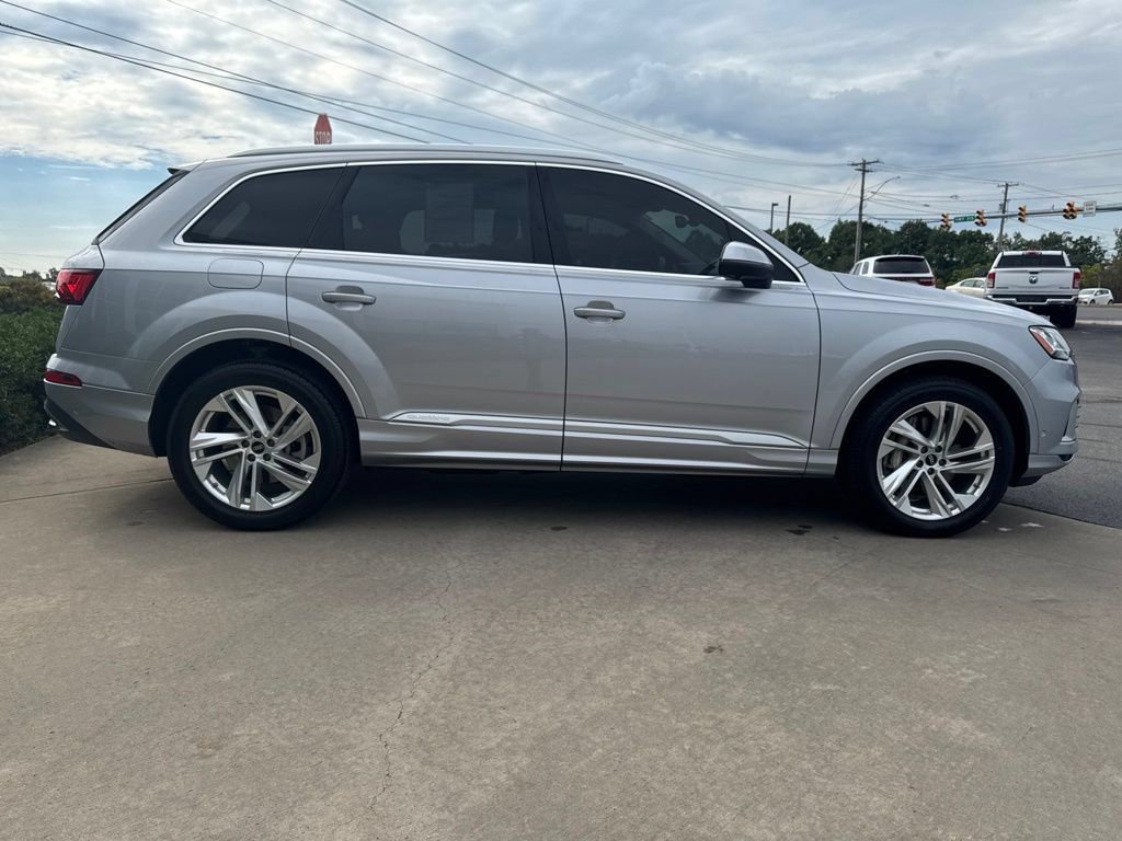 Used 2022 Audi Q7 3.0T Premium Plus AWD/4WD image 4