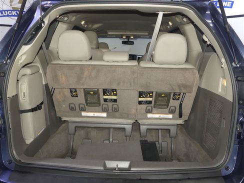 Used 2015 Toyota Sienna XLE FWD image 9