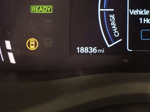 Used 2025 Toyota Camry SE FWD image 35