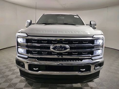 Used 2023 Ford F250 Lariat w/ Chrome Package image 2