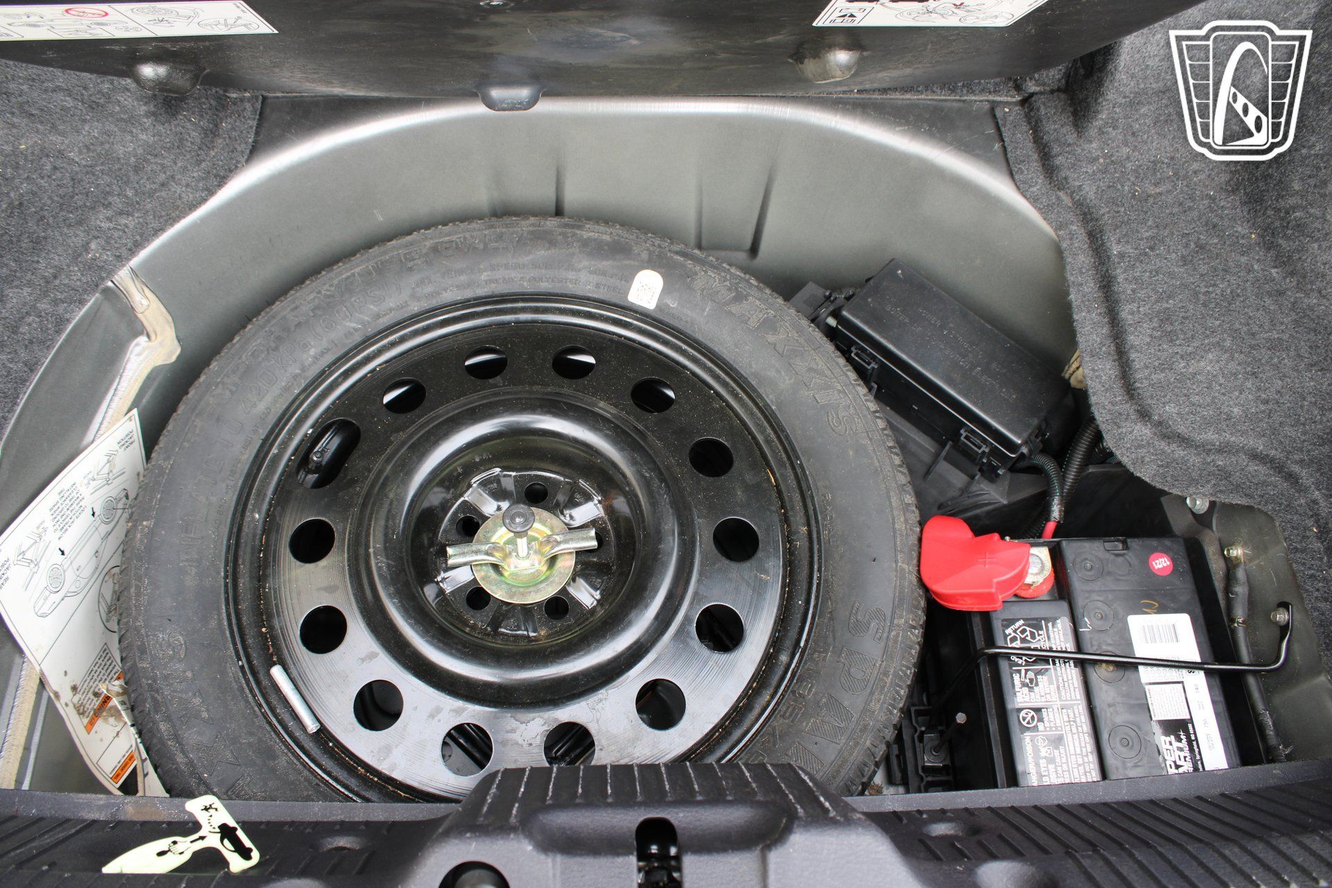 Used 2003 Ford Thunderbird RWD image 3