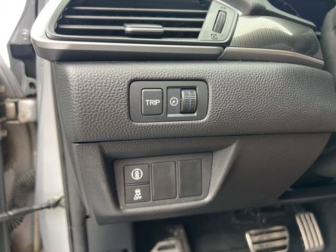 Used 2018 Honda Accord Sport image 16