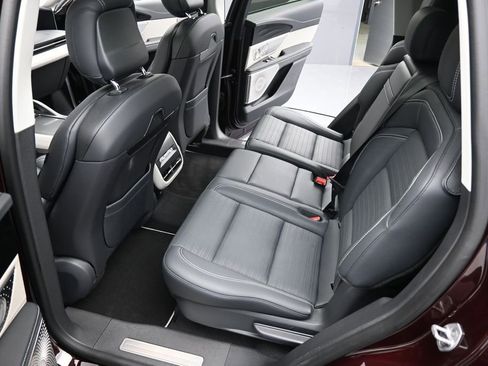 Used 2025 Lincoln Nautilus Reserve AWD/4WD image 29