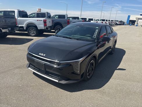 Used 2025 Kia K4 EX image 3