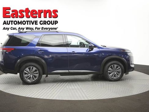 Used 2025 Nissan Pathfinder SV FWD image 45